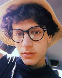 <em>David M, Pasto. </em>